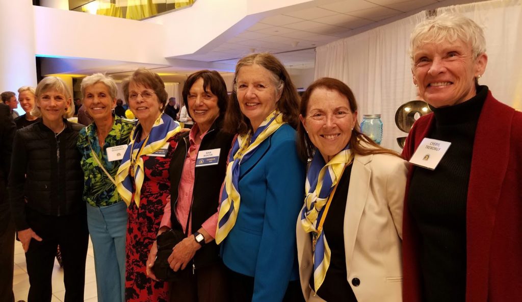 First Ladies: Joan Benoit Samuelson, Eleonora Mendonca, Sara Mae Berman, Nina Kuscsik, Julia Chase, Jacqueline Hansen, Cheryl Bridges (Flanagan, Treworgy).